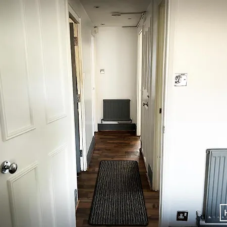 Apartamento Enfield House - Beautiful 2 Bed - Good Transport Free Parking Exterior foto