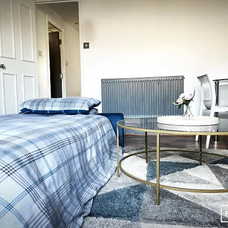 Apartamento Enfield House - Beautiful 2 Bed - Good Transport Free Parking Exterior foto