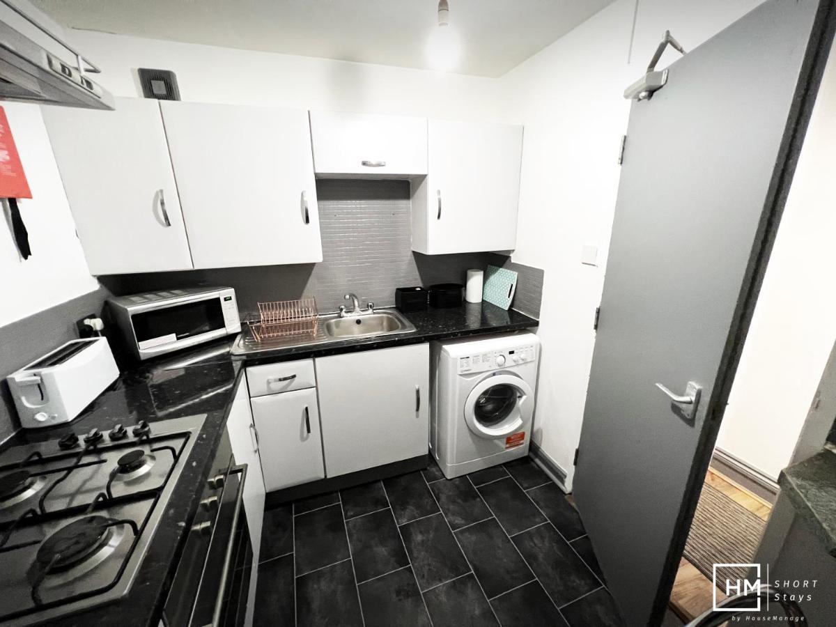 Apartment House - Beautiful 2 Bed - Good Transport Free Parking Enfield